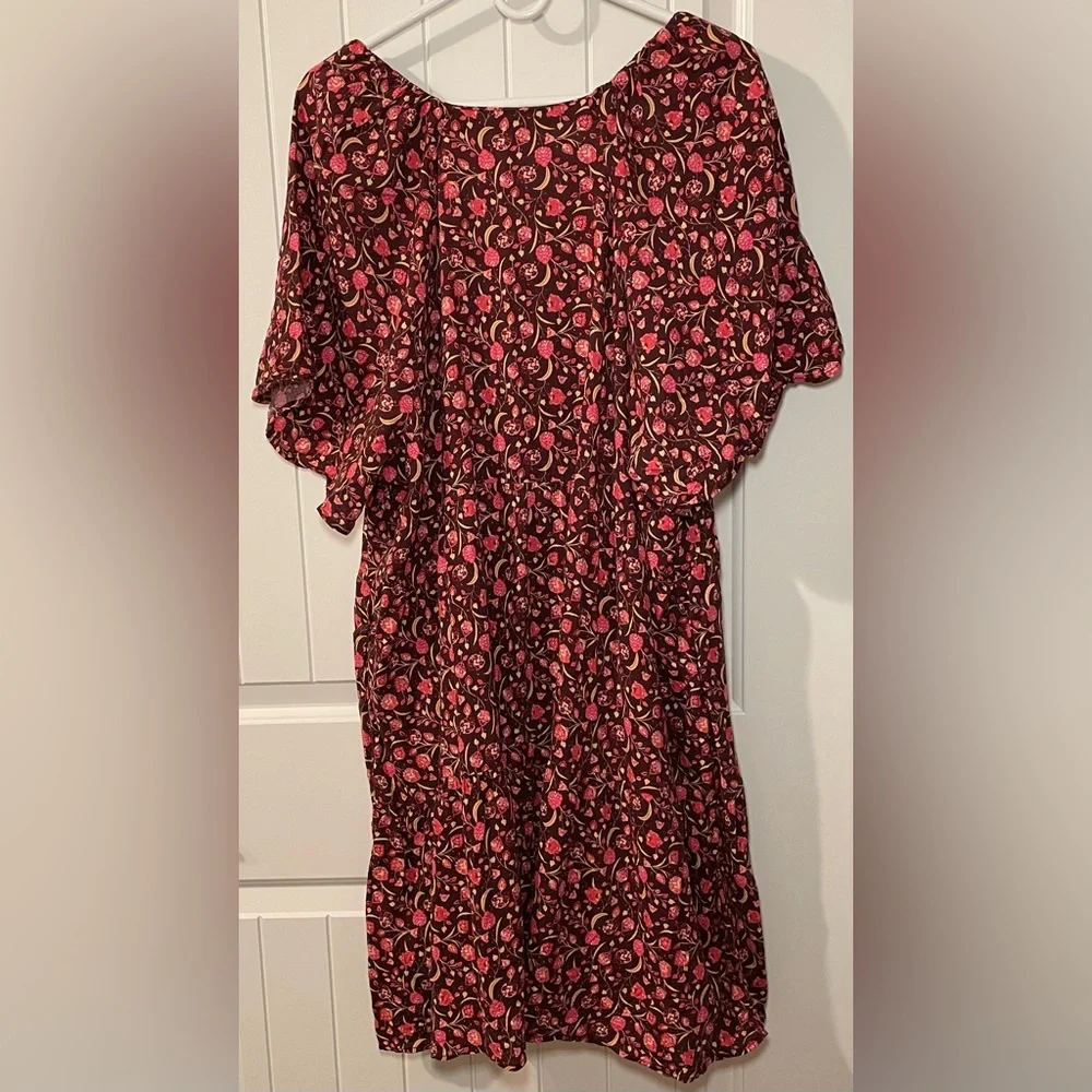 Old Navy Women’s Floral Blouse - Picture 2 of 4